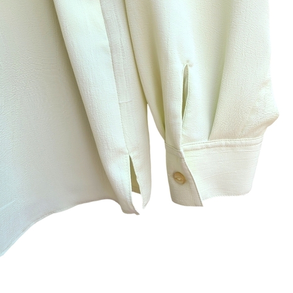 Canda Textured Green Button-down Blouse with Embroidered Collar, Size XL - Picture 4 of 10